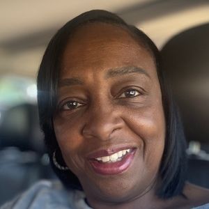 Meet your Posher, Lori r